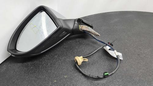 Part details for VOLKSWAGEN GOLF Mk7 5G Tailgate Handle, part